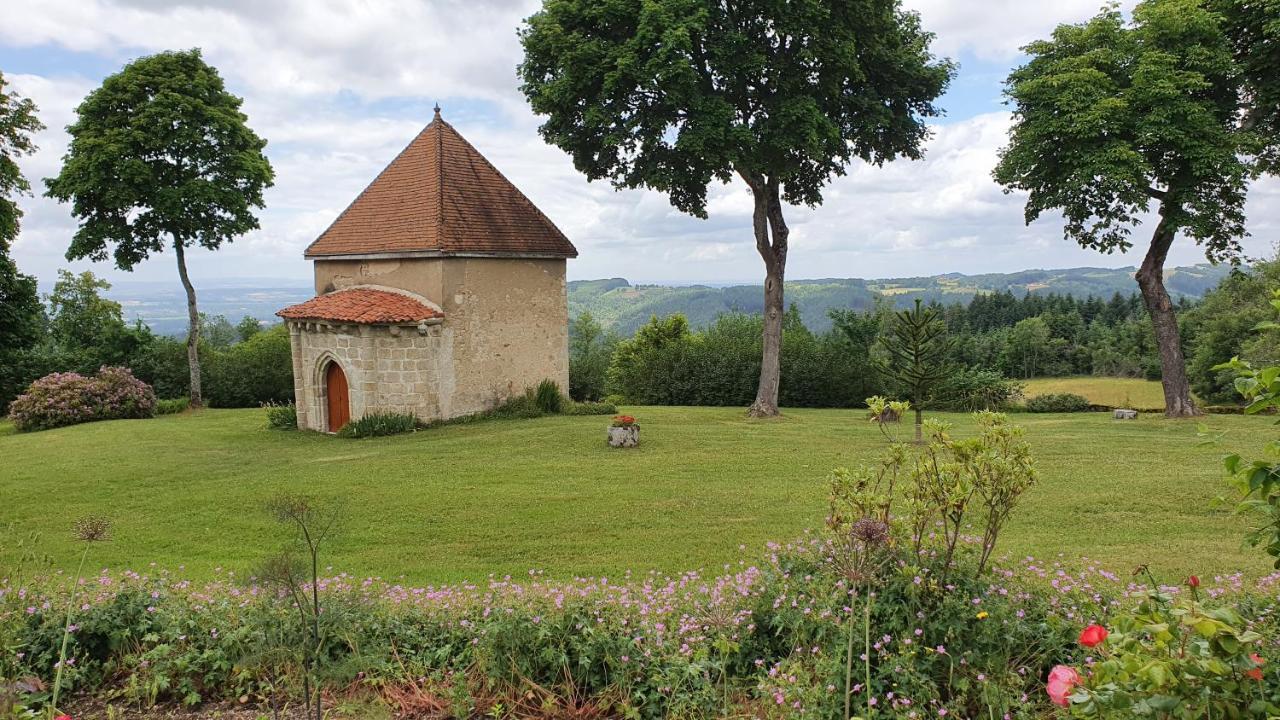 Domaine De Montvianeix Bed & Breakfast Saint-Victor-Montvianeix Exterior photo