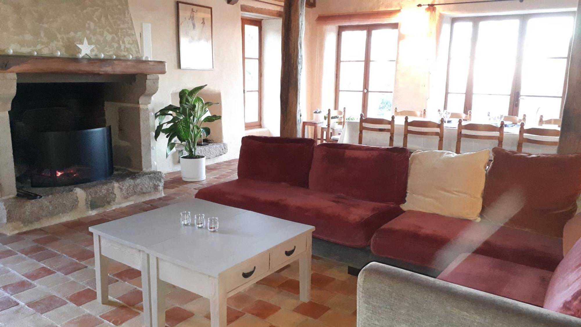 Domaine De Montvianeix Bed & Breakfast Saint-Victor-Montvianeix Exterior photo